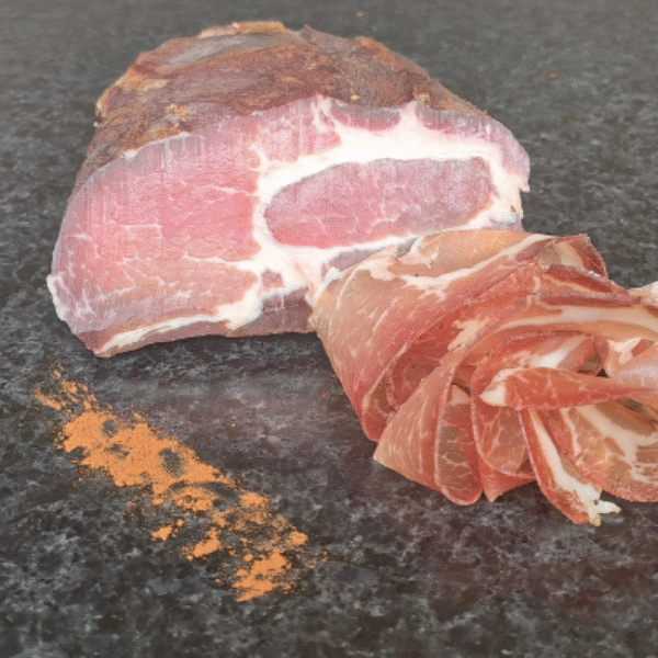 Coppa traditioneel met kaneel