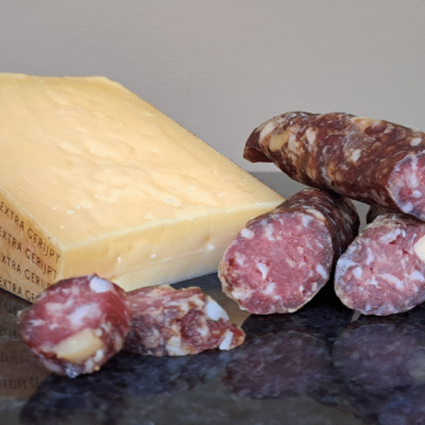 Droge worst met oude Twickelkaas